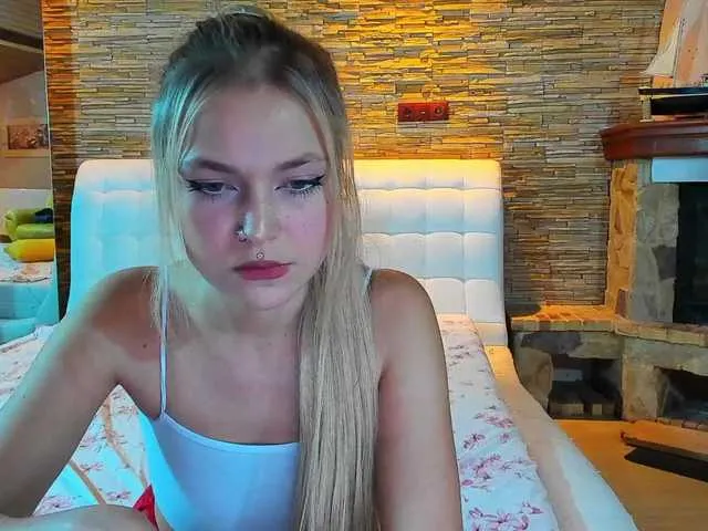 Live sex webcam photo for CrystalEyes #271811452