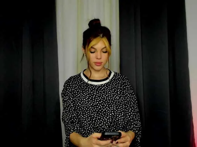 Live sex webcam photo for CrystalFerro #290358949