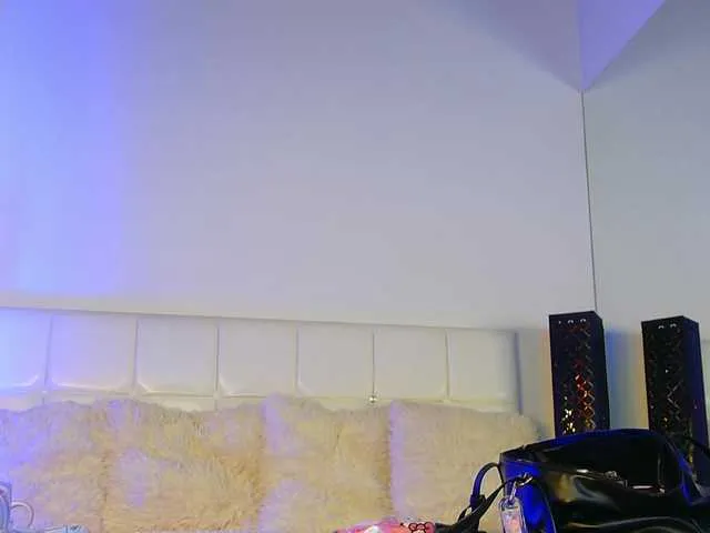Live sex webcam photo for CrystalFerro #290634063