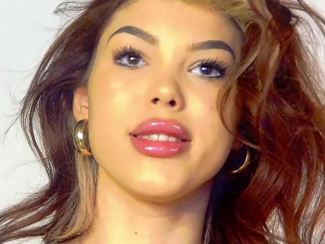 Live sex webcam photo for CrystalFerro #290881614