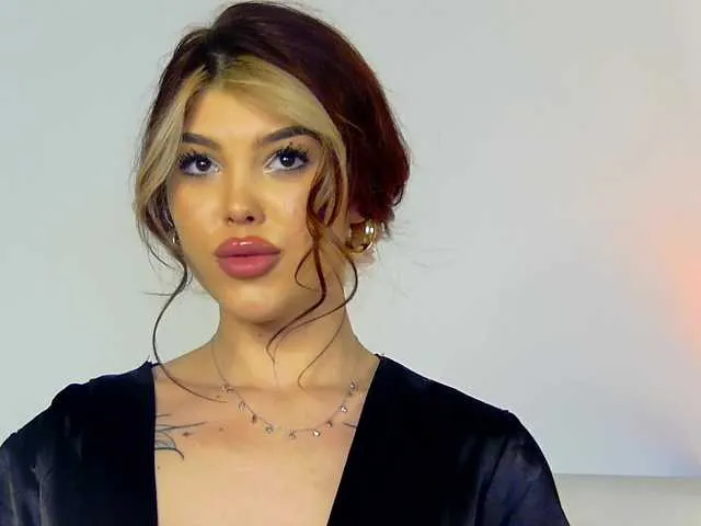 Live sex webcam photo for CrystalFerro #290882915