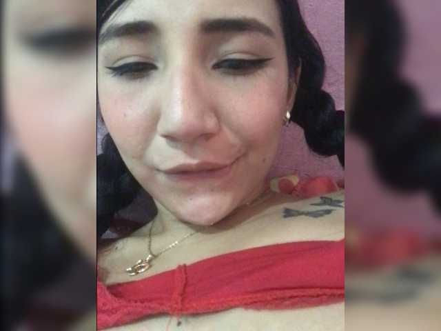 Live sex webcam photo for CrystalGonza #271712390