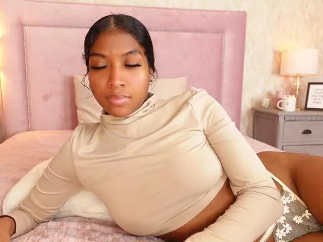 Live sex webcam photo for CrystalMar #277180948