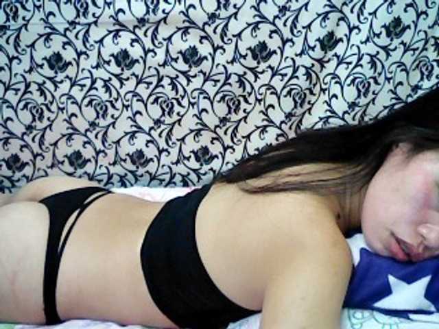 Live sex webcam photo for CrystalMyster #273360489