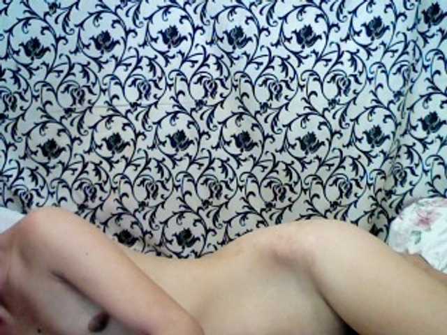 Live sex webcam photo for CrystalMyster #273750162