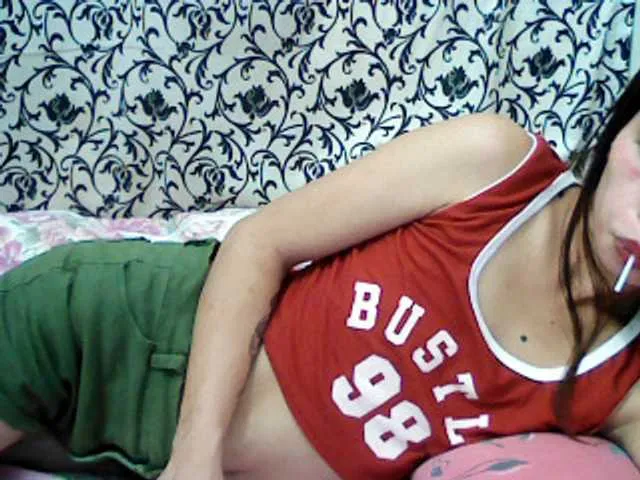Live sex webcam photo for CrystalMyster #273884248