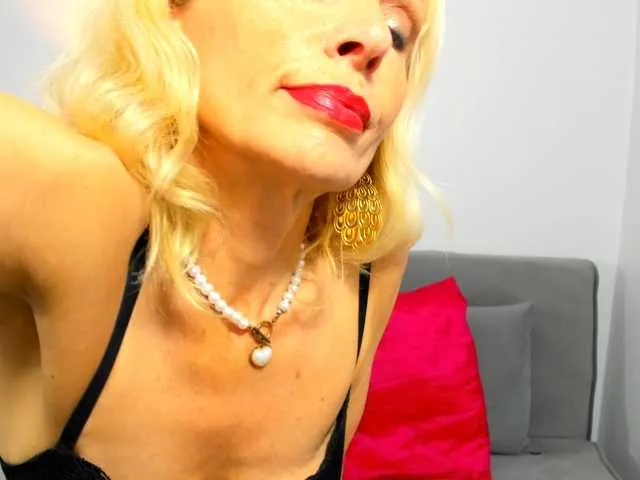 Live sex webcam photo for CrystalPretty #291200908