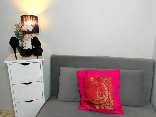 Live sex webcam photo for CrystalPretty #291273653