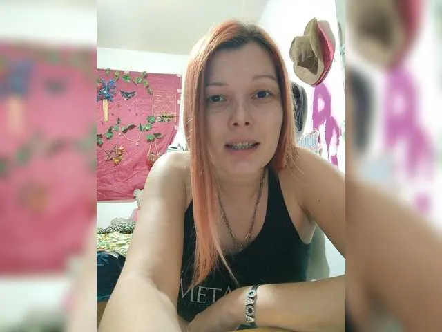 Live sex webcam photo for CrystalSky #275685396