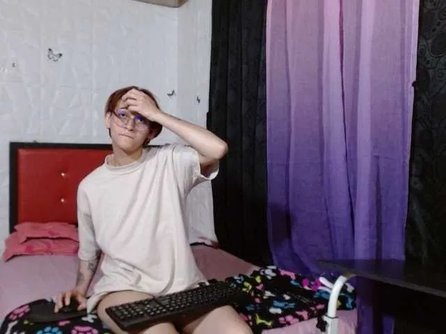 Live sex webcam photo for CrystalStarX #290289727