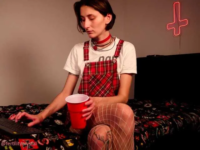 Live sex webcam photo for CrystalWitch #274513661