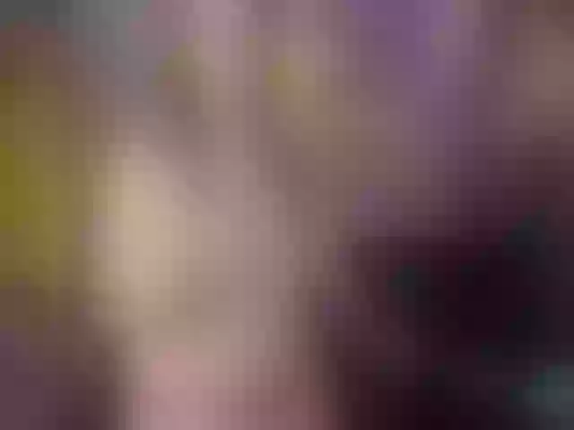 Live sex webcam photo for CrystallPaws #292242147