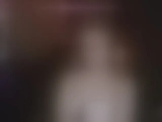 Live sex webcam photo for CrystallPaws #292983218