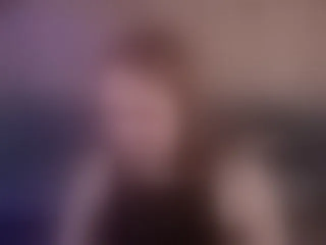 Live sex webcam photo for CrystallPaws #293506839