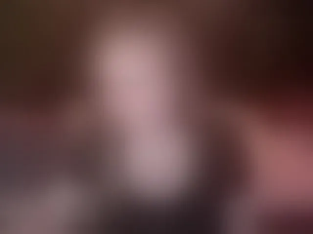 Live sex webcam photo for CrystallPaws #293814795