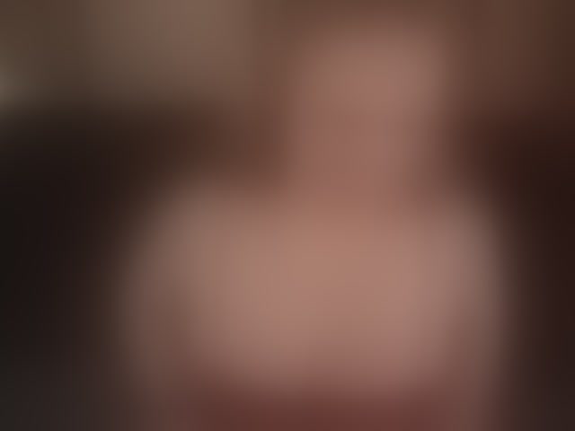 Live sex webcam photo for CrystallPaws #294241865
