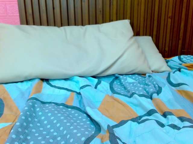 Live sex webcam photo for CrystinaDiaz #290361743