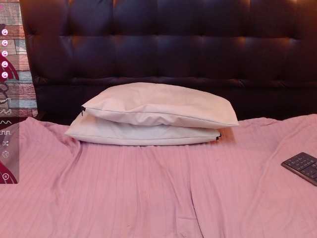 Live sex webcam photo for CrystinaDiaz #290733198