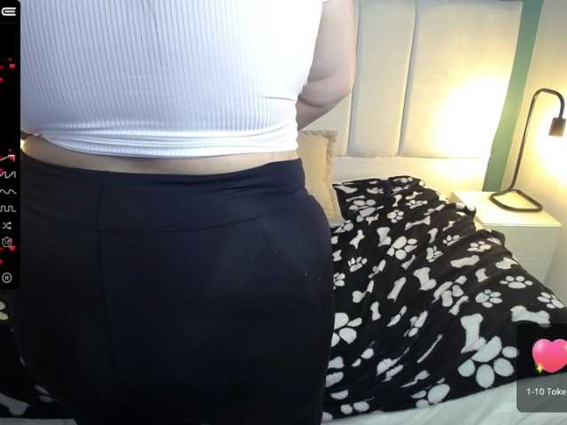 Live sex webcam photo for Crysttal-- #276037308