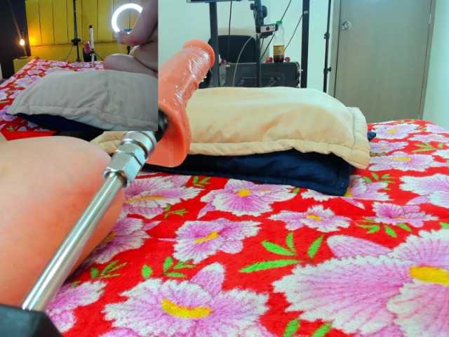 Live sex webcam photo for Crysttal-- #276560751