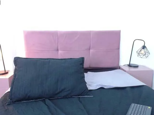 Live sex webcam photo for CrysttalMoon #291226192