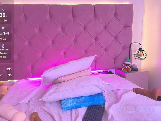 Live sex webcam photo for CrysttalMoon #292383890