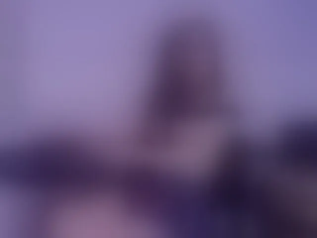 Live sex webcam photo for CrysttalMoon #293193315