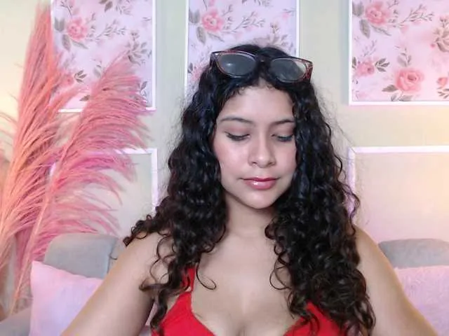 Live sex webcam photo for CurlyDani #292042494