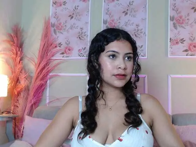 Live sex webcam photo for CurlyDani #292088089