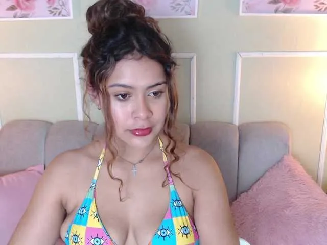 Live sex webcam photo for CurlyDani #292375897
