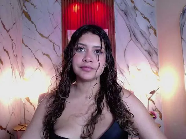 Live sex webcam photo for CurlyDani #293669096