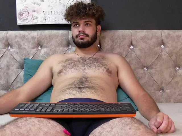 Live sex webcam photo for CurlyDiamond #287184370