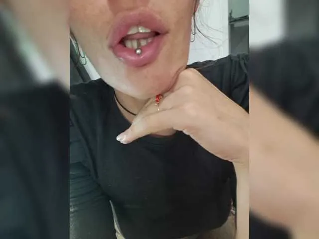 Live sex webcam photo for CurlyHanna #290388508