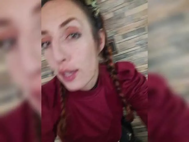 Live sex webcam photo for CurlyHanna #290670595