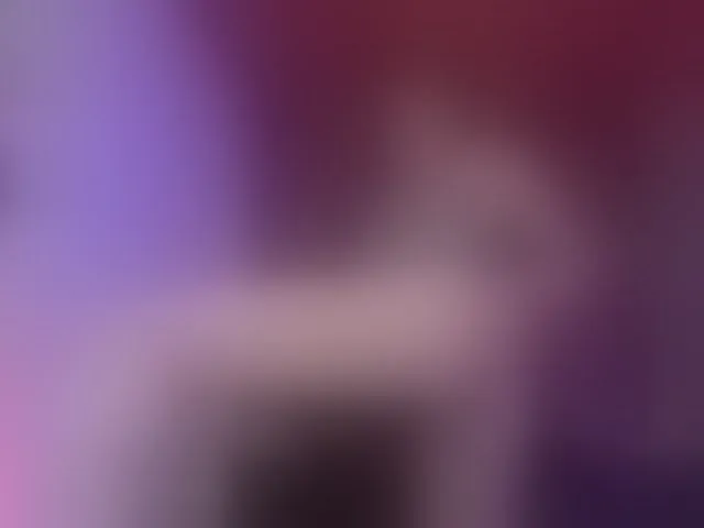 Live sex webcam photo for CurlyScarlett13 #293402108