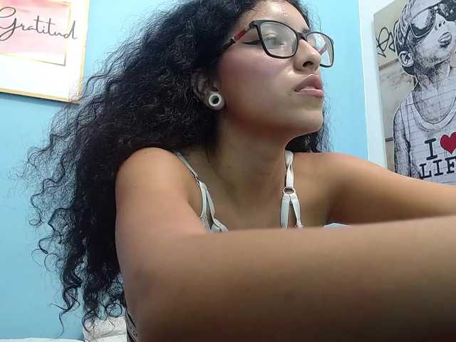 Live sex webcam photo for Curlyhornystepsis #288071079