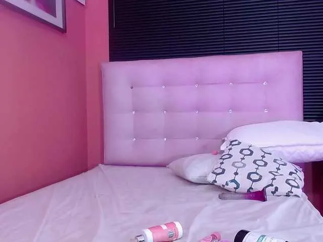 Live sex webcam photo for Curlyhornystepsis #288071385