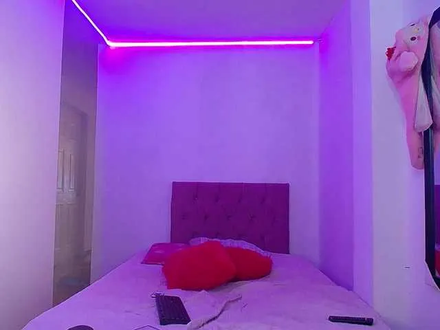 Live sex webcam photo for Curlyhornystepsis #289506665