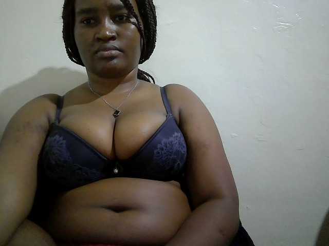 Live sex webcam photo for Curveydoll #294229908