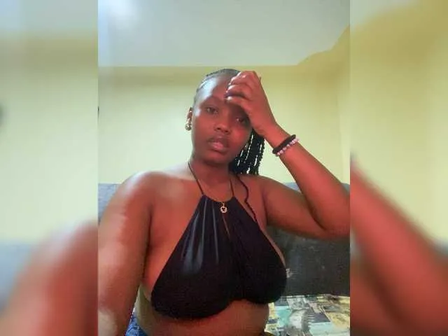 Live sex webcam photo for Curvy-maxy9 #291689833