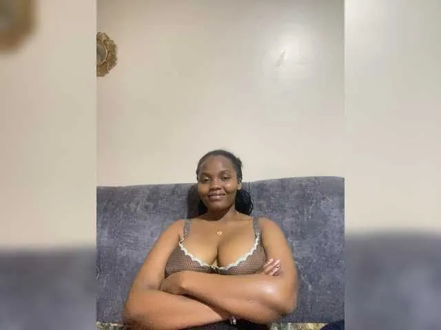Live sex webcam photo for Curvy-maxy9 #291827780