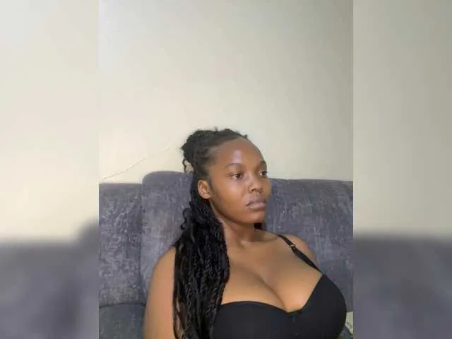 Live sex webcam photo for Curvy-maxy9 #293655343