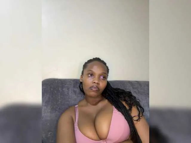 Live sex webcam photo for Curvy-maxy9 #293724929