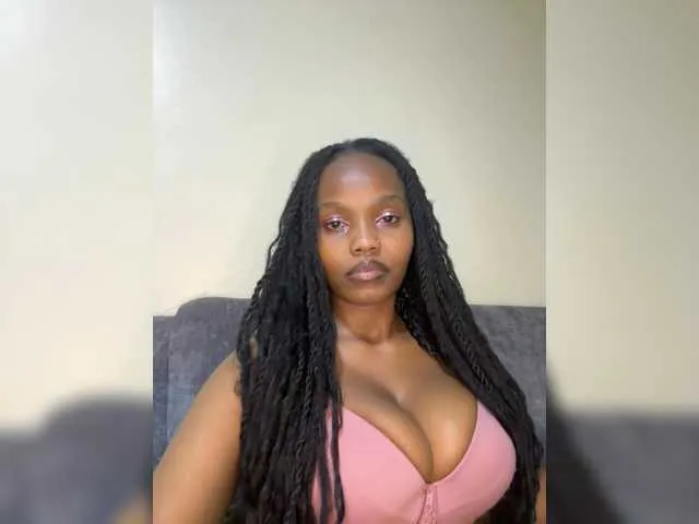 Live sex webcam photo for Curvy-maxy9 #293739126