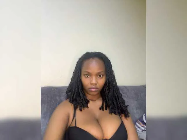 Live sex webcam photo for Curvy-maxy9 #293768433