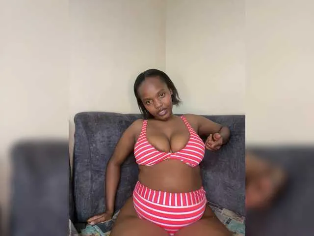 Live sex webcam photo for Curvy-maxy9 #294028916