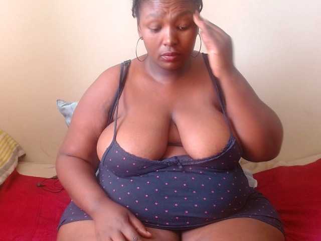 Live sex webcam photo for CurvyDimples #272722997