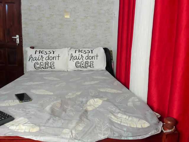 Live sex webcam photo for Cute-And-Sexy #274107430