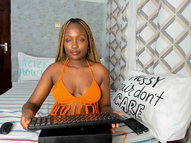 Live sex webcam photo for Cute-And-Sexy #274367420