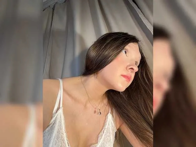 Live sex webcam photo for Cute-Lolly #294014444